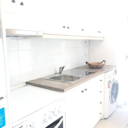 Ξενοδοχείο με διαμερίσματα Jonaz Suites *
