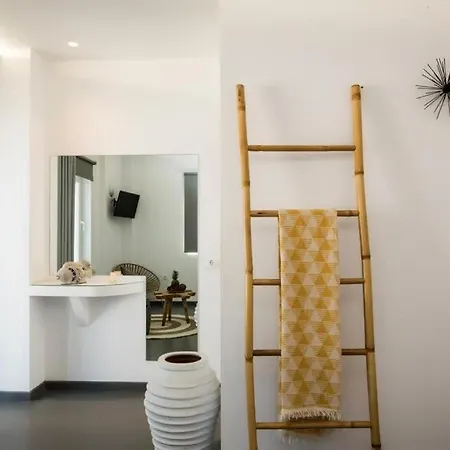 Ξενοδοχείο με διαμερίσματα Jonaz Suites