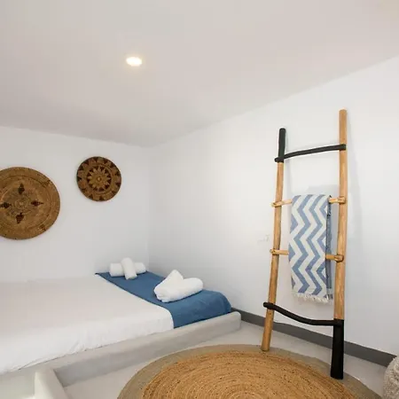 アパートホテル Jonaz Suites